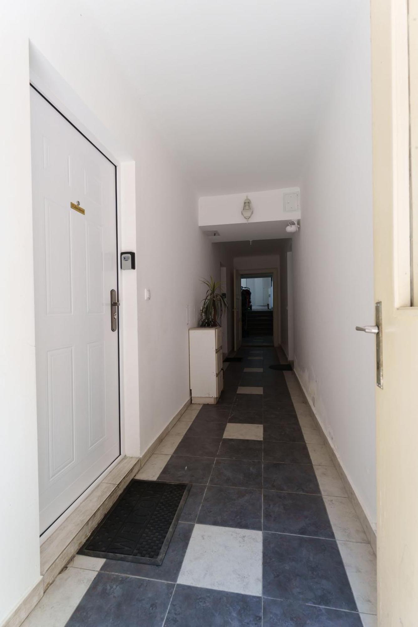 Appartamento Lara Free Parking Skadarlija Belgrado Esterno foto